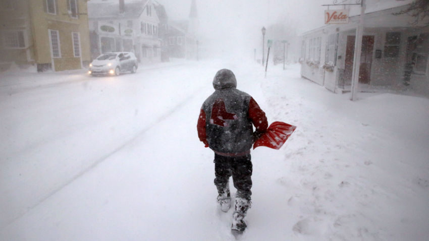 Plymouth, MA- February 09, 2017: Craig McDonald carries his shovel while working Main Street in Plymouth, MA on February 09, 2017. The National Weather Service Thursday afternoon expanded a blizzard warning to include areas further inland on the South Shore and in Southeastern Massachusetts as heavy snow fell and winds whipped the state. (Globe staff photo / Craig F. Walker) section: metro reporter: